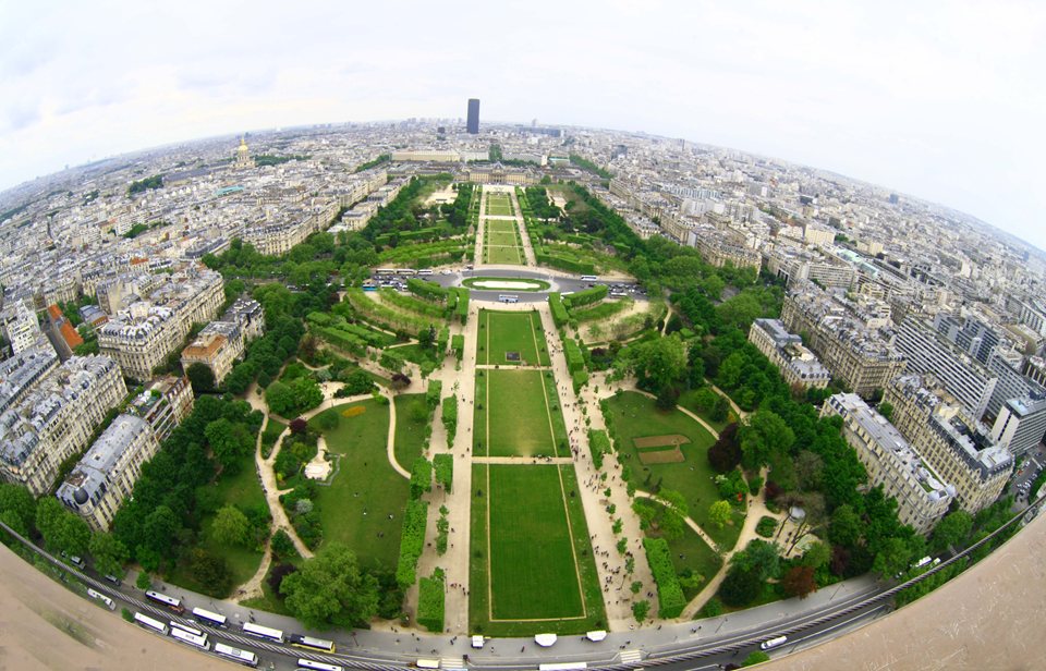 Paris nhìn từ tháp Eiffel